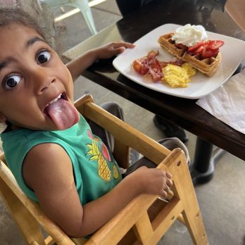 Rooster’s Breakfast and Mimosas - Kids breakfast - Breakfast & Brunch Near Me - Sacramento, California