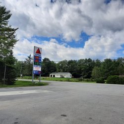 Deb's Variety - The entrance to the gas station