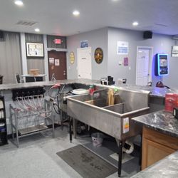 Hey Carl's Bar