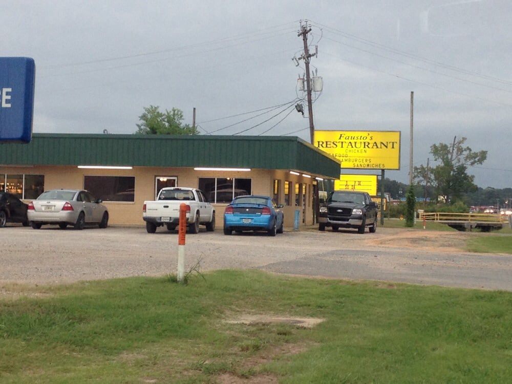 FAUSTO’S FRIED CHICKEN 5035 Cut Off Rd, Coushatta, Louisiana