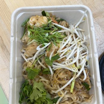 Kra-Pow Thai Eatery - padthai - Thai Near Me - Stanton, California