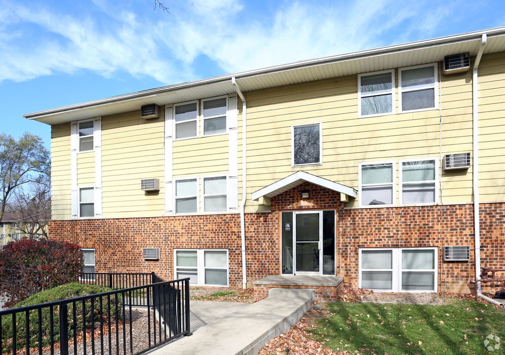 HICKMAN FLATS APARTMENTS Updated July 2024 Request Information