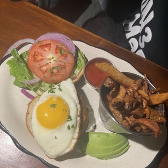 Bridge House Restaurant - Jalapeno cheddar chicken Burger - New American Near Me - Milford, Connecticut
