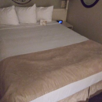 Lovers Point Inn - Bed #1 - Hotels Near Me - Pacific Grove, California Lovers Point Inn - Bed #1 - Hotels Near Me - Pacific Grove, California
