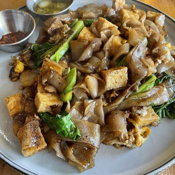Plern Thai Cafe - Pad see ew - Thai Near Me - Lake Forest, California Plern Thai Cafe - Pad see ew - Thai Near Me - Lake Forest, California