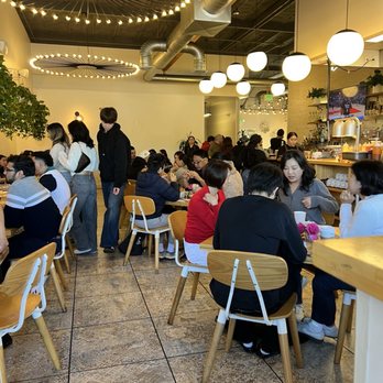 Bloom - Inside on a Saturday morning at 11 - American Near Me - Santa Clara, California