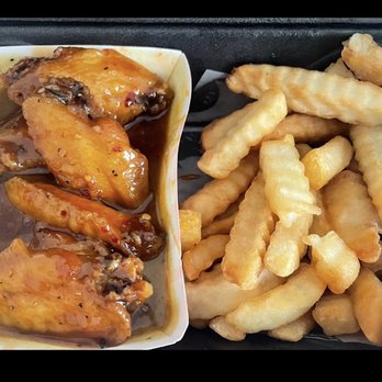77 Flavors Wings & Philly - Sweet Chili with lemon pepper sprinkles swimming wings - Chicken Wings Near Me - Stockbridge, Georgia 77 Flavors Wings & Philly - Sweet Chili with lemon pepper sprinkles swimming wings - Chicken Wings Near Me - Stockbridge, Georgia