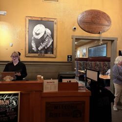 Black Angus Steakhouse - Waiting Area