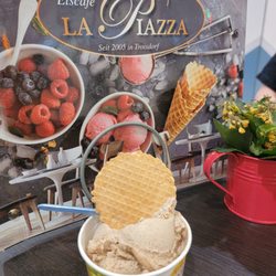 Galerie Troisdorf - Cappuccino gelato with a crispy wafer - yum!