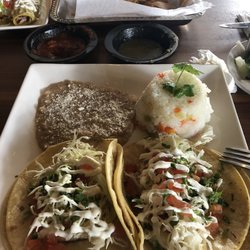 El Jefe Cocina Mexicana y Cantina - Fish tacos look how big the fish is The flavor was so good.