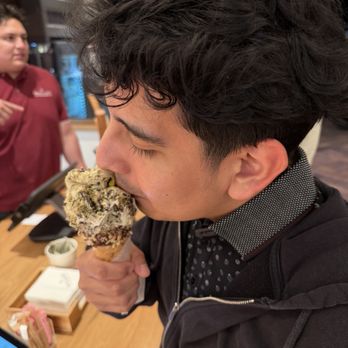 Bacio Di Latte - Can't help myself how to try the gelato - Gelato Near Me - Newport Beach, California