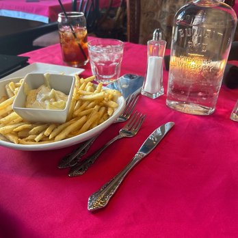 Frankie’s on Main - Rosemary garlic fries - Bars Near Me - Natchez, Mississippi