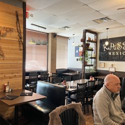 Kassandra's - Inside the restaurant