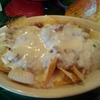 El Maguey - Bean and cheese nachos - Latin American Near Me - Saint Louis, Missouri El Maguey - Bean and cheese nachos - Latin American Near Me - Saint Louis, Missouri