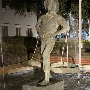 Spanish Plaza - Sculpture - Parks Near Me - Mobile, Alabama