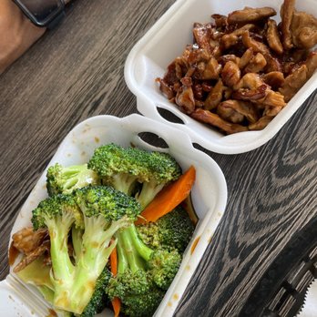 Happy Eats - Lunch special beef & broccoli and teriyaki chicken - Asian Fusion Near Me - Hanford, California