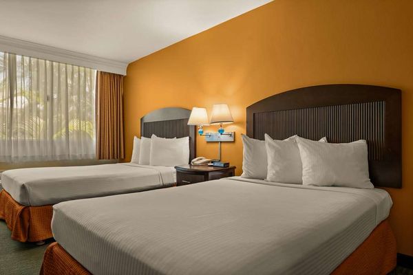 Airport Honolulu Hotel, Trademark Collection by Wyndham by null