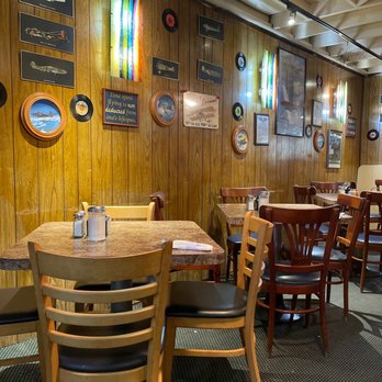 Ed's Place - Dining Hall - New American Near Me - Glendora, California