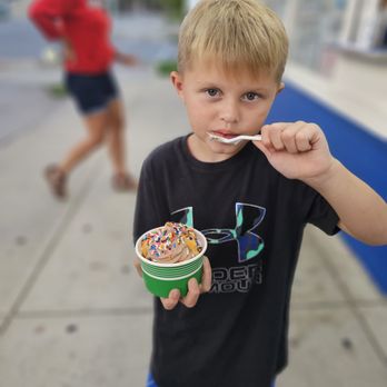 Dairy Haven - Ice Cream & Frozen Yogurt Near Me - Caseyville, Illinois