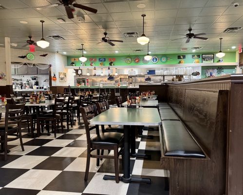 Metro Diner by null