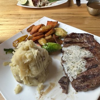 Britt's Pub and Eatery - Blue dot PEI Striploin - Pubs Near Me - Saint John, New Brunswick