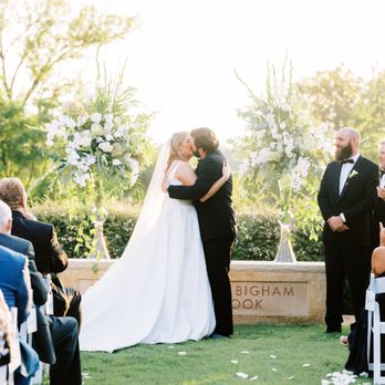 RainFlorist Designs - Dallas Arboretum wedding. Ceremony flower arrangements
Lizzy Christine Allen Photography
Lovely Event Co planning - Wedding Planning Near Me RainFlorist Designs - Dallas Arboretum wedding. Ceremony flower arrangements
Lizzy Christine Allen Photography
Lovely Event Co planning - Wedding Planning Near Me