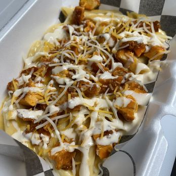 The Daily Special - Buffalo fried chicken over Mac & Cheese with a blue cheese drizzle - Food Trucks Near Me - Clermont, Florida The Daily Special - Buffalo fried chicken over Mac & Cheese with a blue cheese drizzle - Food Trucks Near Me - Clermont, Florida