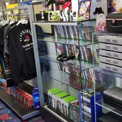 RetroPopGames - Inside Store