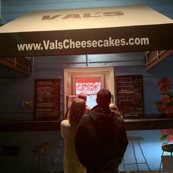 Val's Cheesecakes - This is the shack - Desserts Near Me - Dallas, Texas