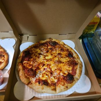The Rectory - Pepperoni Pizza with onions - Classic pepperoni pizza - Pizza Near Me - Detroit, Michigan