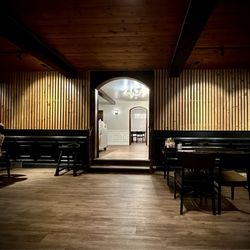 Mashumen - Spacious seating