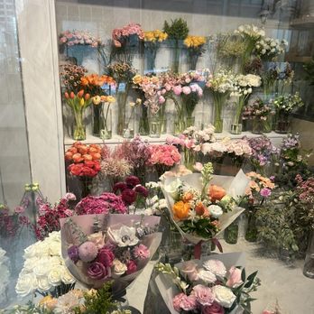 Remi - flower shop - Flowers & Gifts Near Me - New York, New York Remi - flower shop - Flowers & Gifts Near Me - New York, New York