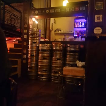 Houdini Public Bar - Cerveza Artesanal Deneben! - Beer Bar Near Me - Buenos Aires, C Houdini Public Bar - Cerveza Artesanal Deneben! - Beer Bar Near Me - Buenos Aires, C