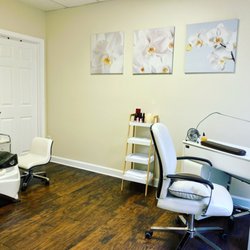Shenada Salon & Spa - Nails room