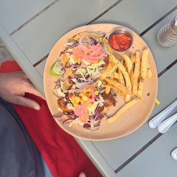 Robins Restaurant - Fresh Catch Tacos** - New American Near Me - Cambria, California Robins Restaurant - Fresh Catch Tacos** - New American Near Me - Cambria, California