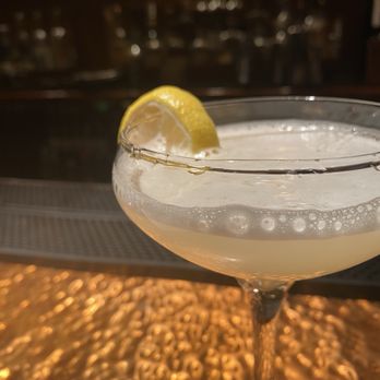 River and Post - THE WASP KISS $14 vida mezcal, chili honey syrup, lemon - American Near Me - Staatsburg, New York River and Post - THE WASP KISS $14 vida mezcal, chili honey syrup, lemon - American Near Me - Staatsburg, New York