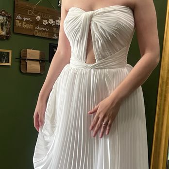 Lorien Bridal Boutique - Bridal Near Me - Glendale, California Lorien Bridal Boutique - Bridal Near Me - Glendale, California
