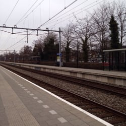 Koog Bloemwijk - Maar twee sporen. Spoor 1 richting Uitgeest en spoor 2 richting Amsterdam