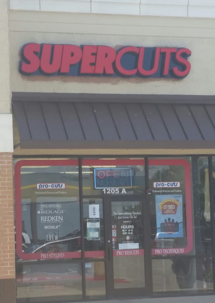 SUPERCUTS Updated August 2024 13 Reviews 1205 N Saginaw Blvd