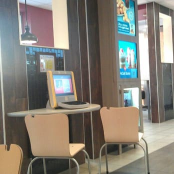 McDonald's - Lobby - Fast Food Near Me - Humble, Texas