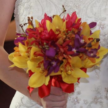 Flower Farm Inc - Bride's bouquet - Florists Near Me - Kaneohe, Hawaii Flower Farm Inc - Bride's bouquet - Florists Near Me - Kaneohe, Hawaii