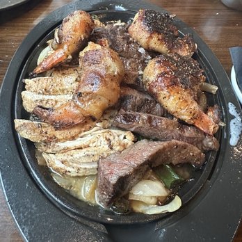 Loma Txmx - Combo Fajitas (Large) - Tex-Mex Near Me - Arlington, Texas Loma Txmx - Combo Fajitas (Large) - Tex-Mex Near Me - Arlington, Texas
