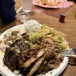 Big Boi Hawaiian Plate Grindz!