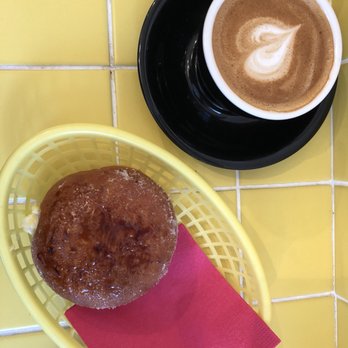 Boneshaker Doughnuts - Creme brûlée donut and cafe creme - Donuts Near Me - Paris, 75 Boneshaker Doughnuts - Creme brûlée donut and cafe creme - Donuts Near Me - Paris, 75
