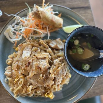 Lim Ros Thai Restaurant - Pork pad Thai - Salad Near Me - Maitland, Florida Lim Ros Thai Restaurant - Pork pad Thai - Salad Near Me - Maitland, Florida