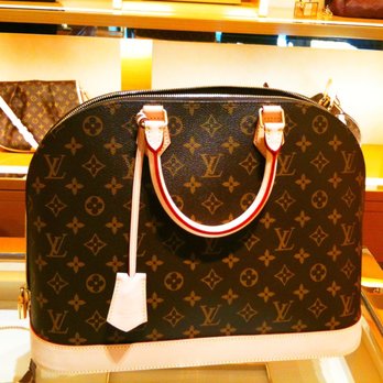 Louis Vuitton - Alma...only used this 3 times wasn't a good fit for me in the end but it's ok. - Leather Goods Near Me - Costa Mesa, California Louis Vuitton - Alma...only used this 3 times wasn't a good fit for me in the end but it's ok. - Leather Goods Near Me - Costa Mesa, California