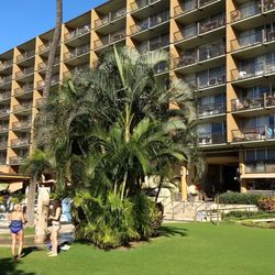 Eddie Pu hiking trail - Mana Kai Maui condominiums at end of Eddie Pu trail