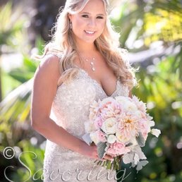 My daughter with her bouquet that organic Flora created. My daughter with her bouquet that organic Flora created.