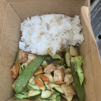 Dee Dee - Tofu Stir-fry - Thai Near Me - Austin, Texas Dee Dee - Tofu Stir-fry - Thai Near Me - Austin, Texas