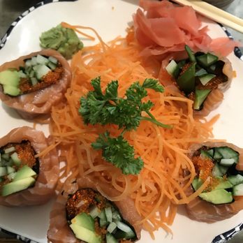 Sushi Inn - Sushi Inn Salmon Salad - Sushi Bars Near Me - Toronto, Ontario